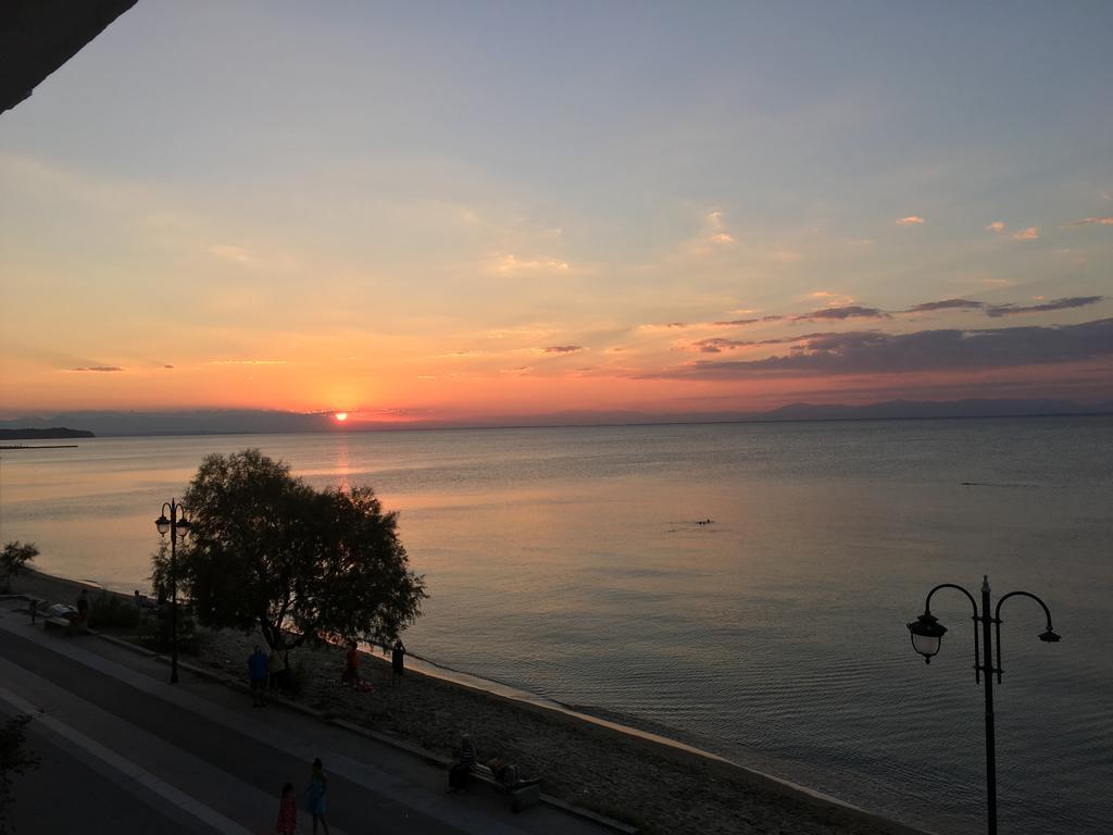 Metaxa Seafront Apartment Peraía 外观 照片